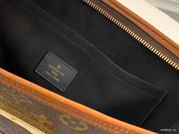 WIS CHANELUTCH VUITTON LOUIS 0525